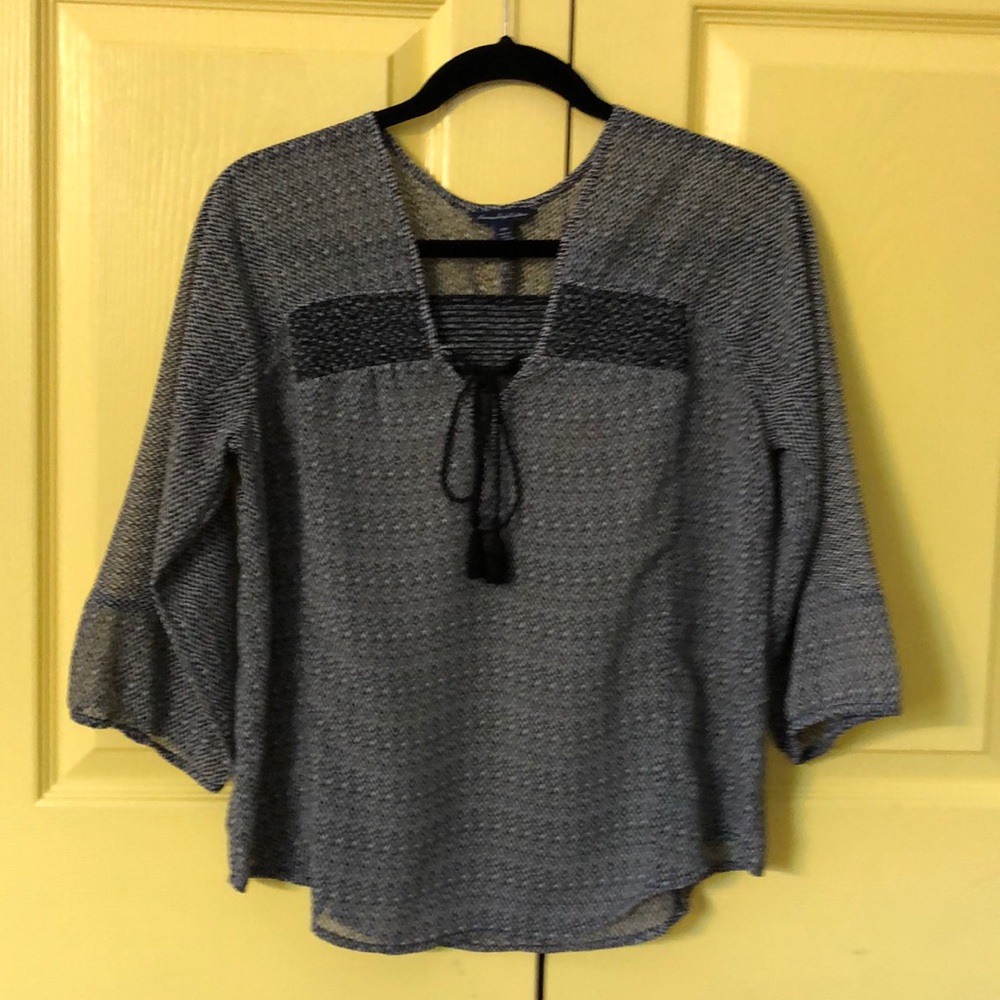 Quarter sleeve top
